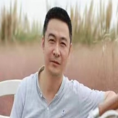 沈  炜